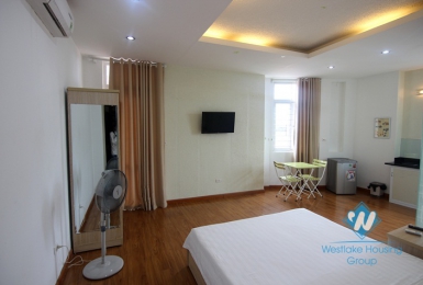 Studio on Tran Duy Hung str., center area of Trung Hoa Ward, Cau Giay District is available for rent